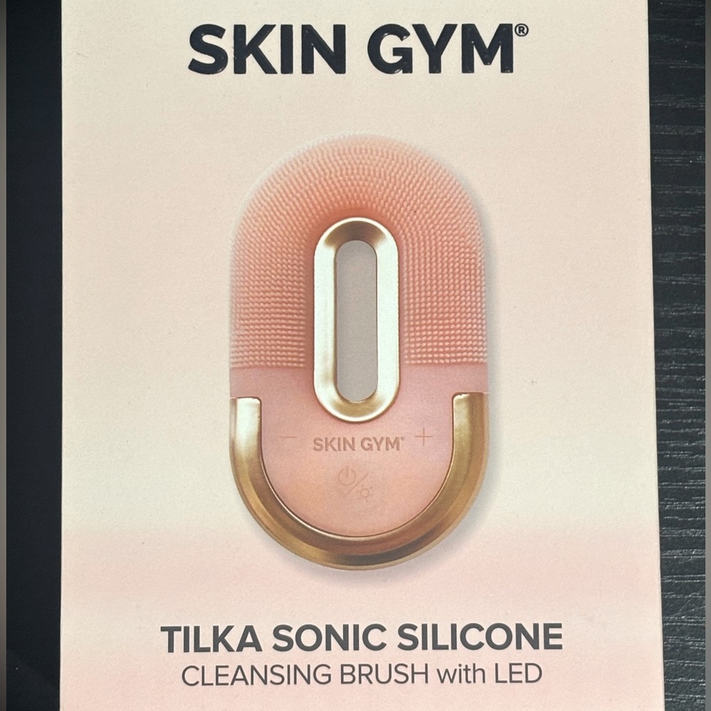 Skin Gym Pink Cleansing Brush with LED